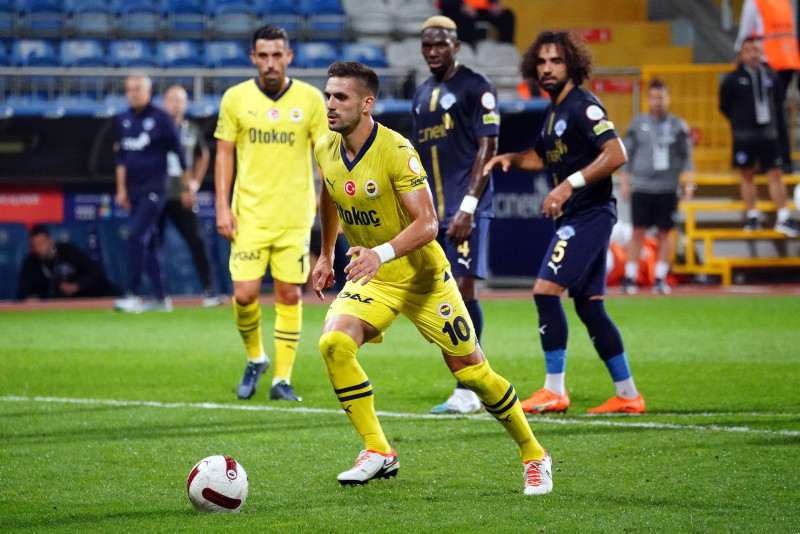 Fenerbahçe’ye İngiltere’de kötü haber! Transferin gözdesiydi...