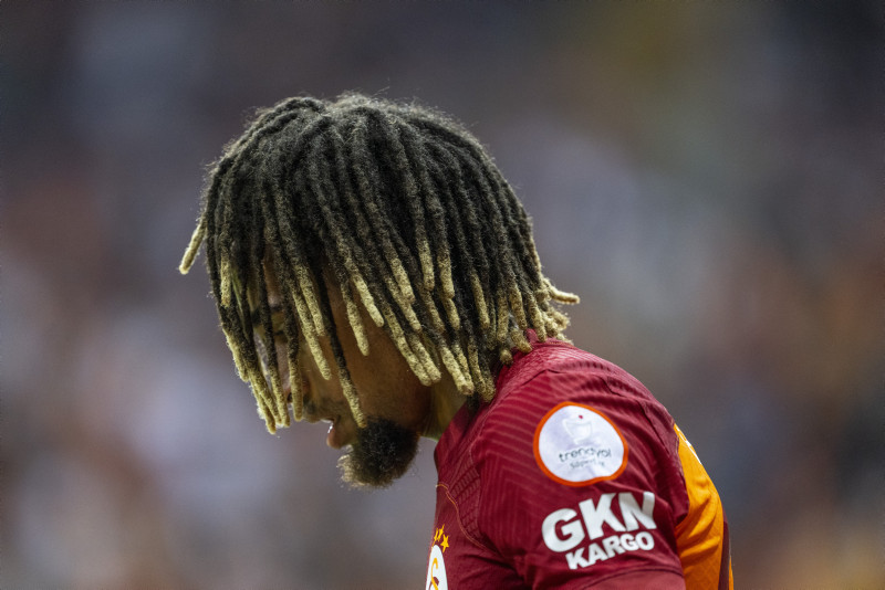 GALATASARAY TRANSFER HABERLERİ: Yıldız ismin kafası karışık! Gelen teklifler sonrası...
