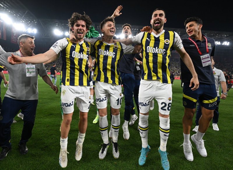 FENERBAHÇE HABERLERİ: Talipleri artıyor! Sürpriz transfer teklifi