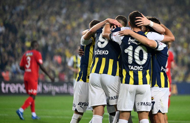FENERBAHÇE TRANSFER HABERLERİ: Ferdi Kadıoğlu’na tarihe geçecek teklif!
