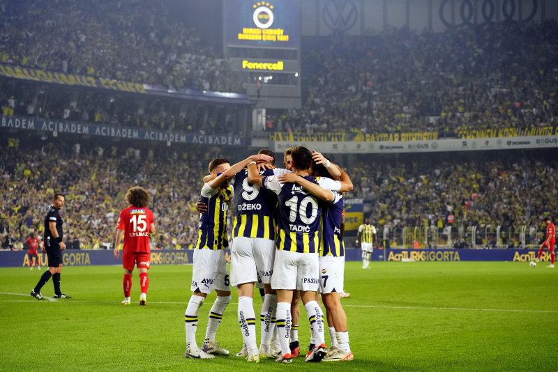 FENERBAHÇE TRANSFER HABERLERİ: Ferdi Kadıoğlu’na tarihe geçecek teklif!