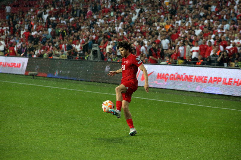 FENERBAHÇE TRANSFER HABERLERİ: Ferdi Kadıoğlu’na tarihe geçecek teklif!