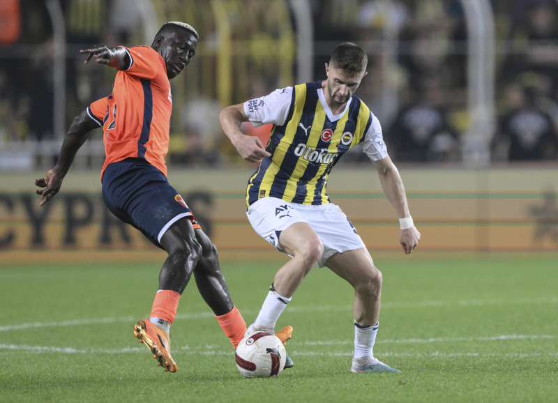 TRANSFER HABERİ: Fenerbahçeli yıldıza Tottenham kancası! Trabzonspor maçında izleyecekler