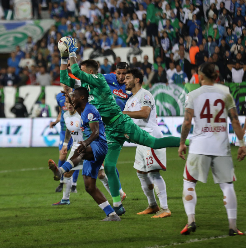 Spor yazarları Çaykur Rizespor - Galatasaray maçını değerlendirdi