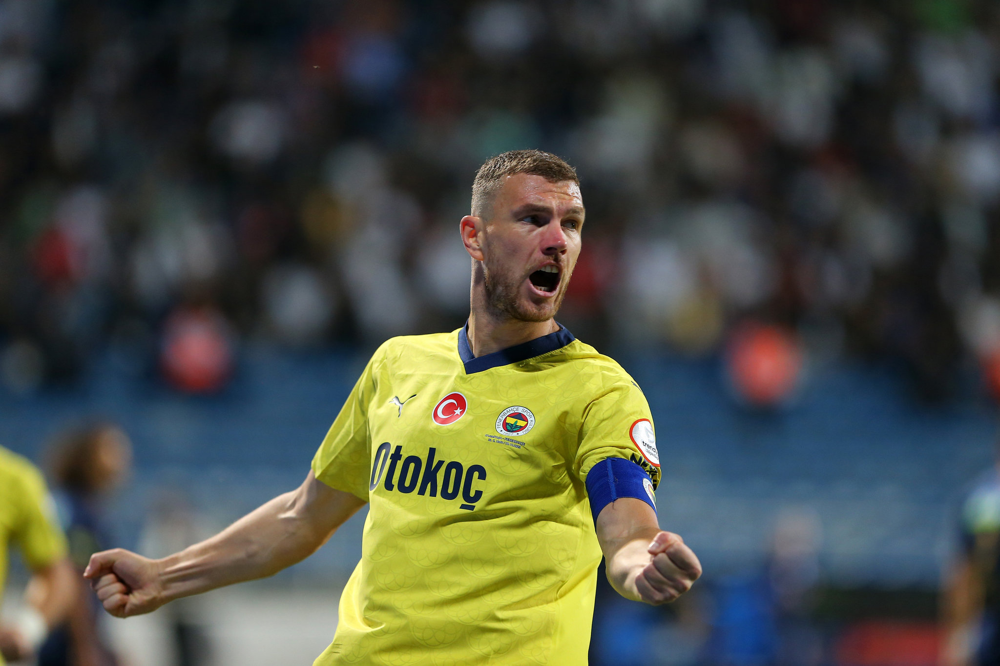 FENERBAHÇE HABERLERİ | İtalya’da yere göğe sığdırılamıyor! Edin Dzeko’ya övgü dolu sözler