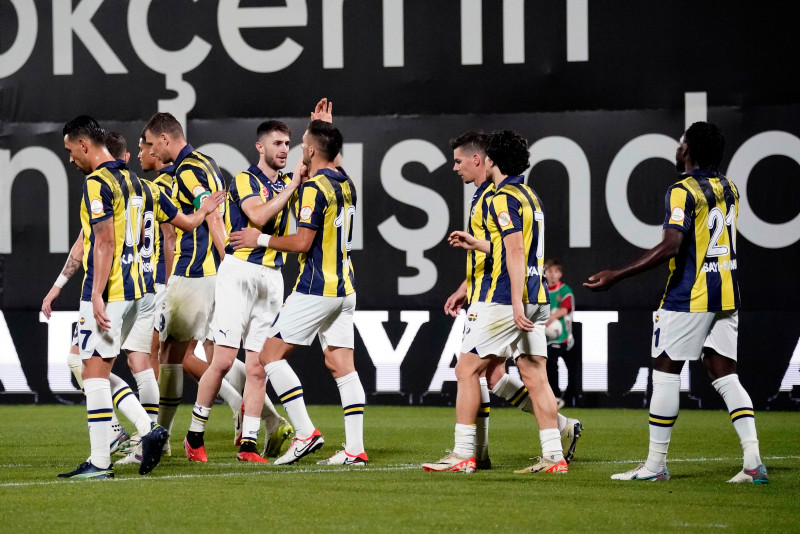 Fenerbahçe’de flaş transfer gelişmesi! Krunic...