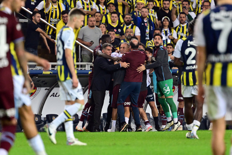 FENERBAHÇE HABERİ | Gözler Fred ve Alexander Djiku’da! Adana Demirspor maçında...
