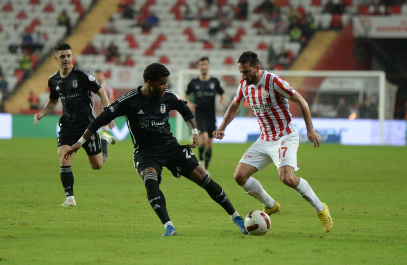 Spor yazarları Antalyaspor - Beşiktaş maçını yorumladı! Vasatlar ordusu