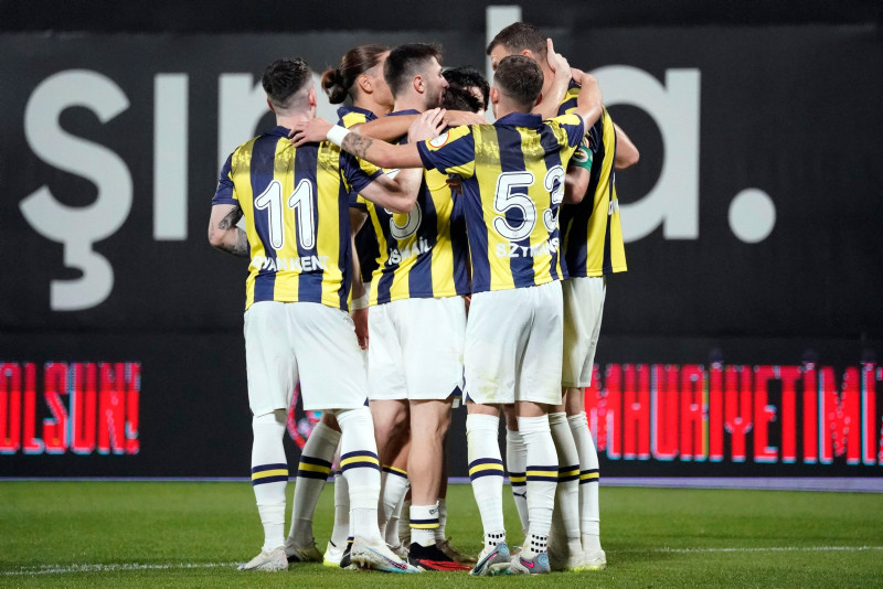 İsmail Kartal’ın sakatlıklarla başı dertte! İşte Fenerbahçe’nin Ludogorets maçı muhtemel 11