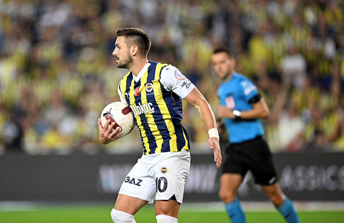 İsmail Kartal’ın sakatlıklarla başı dertte! İşte Fenerbahçe’nin Ludogorets maçı muhtemel 11