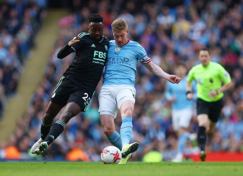 İngiliz ekibi devrede! Fenerbahçe ve Galatasaray’a transferde zorlu rakip