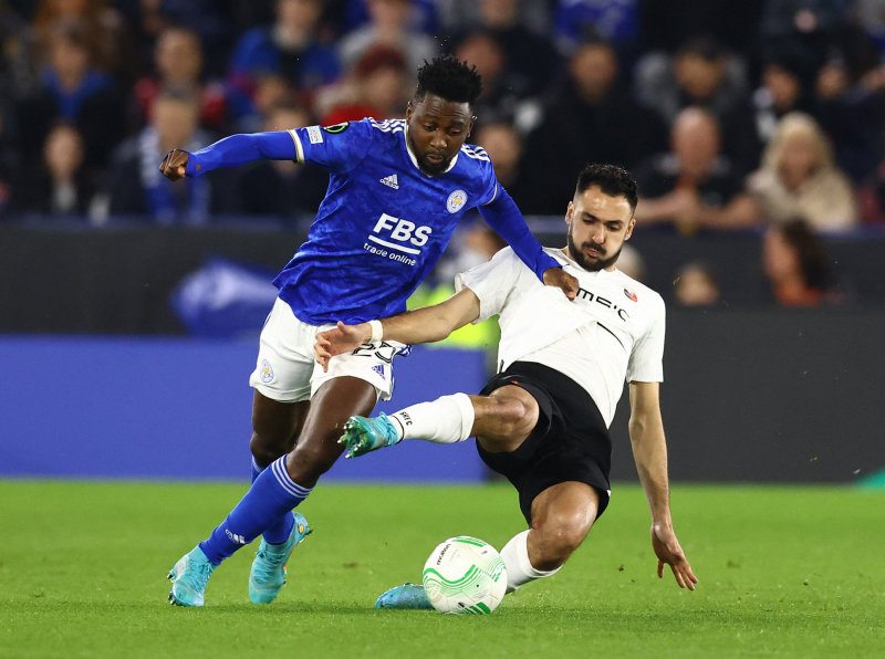 İngiliz ekibi devrede! Fenerbahçe ve Galatasaray’a transferde zorlu rakip