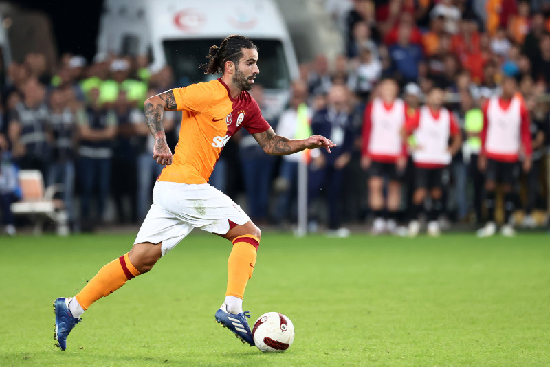 Galatasaray’da dev operasyon! Okan Buruk 5 ismin üstünü çizdi