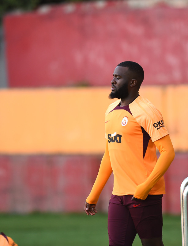 GALATASARAY HABERLERİ:Ndombele oynamadan gidiyor! Yerine 5 aday var...