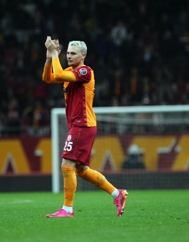 GALATASARAY HABERİ: Victor Nelsson İngiltere’yi istiyor! Transfer olmak için...