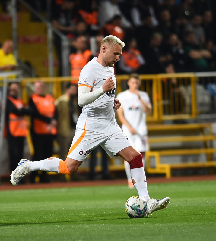 GALATASARAY HABERİ: Victor Nelsson İngiltere’yi istiyor! Transfer olmak için...