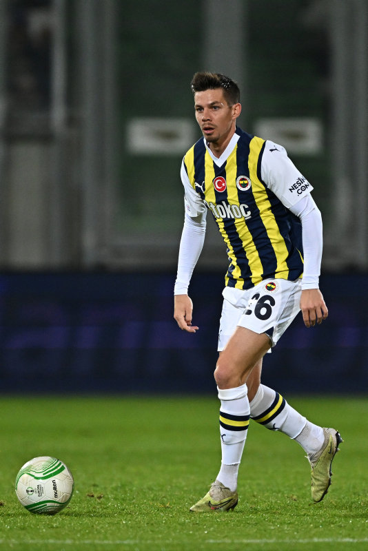 Fenerbahçe’de flaş ayrılık! Eski takımına dönüyor