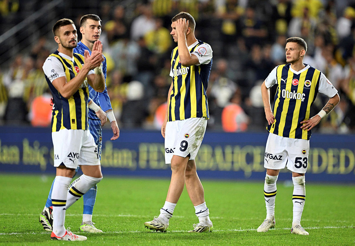 TRANSFER HABERİ: Fenerbahçe’ye İngiliz santrfor! Dzeko ve Batshuayi...