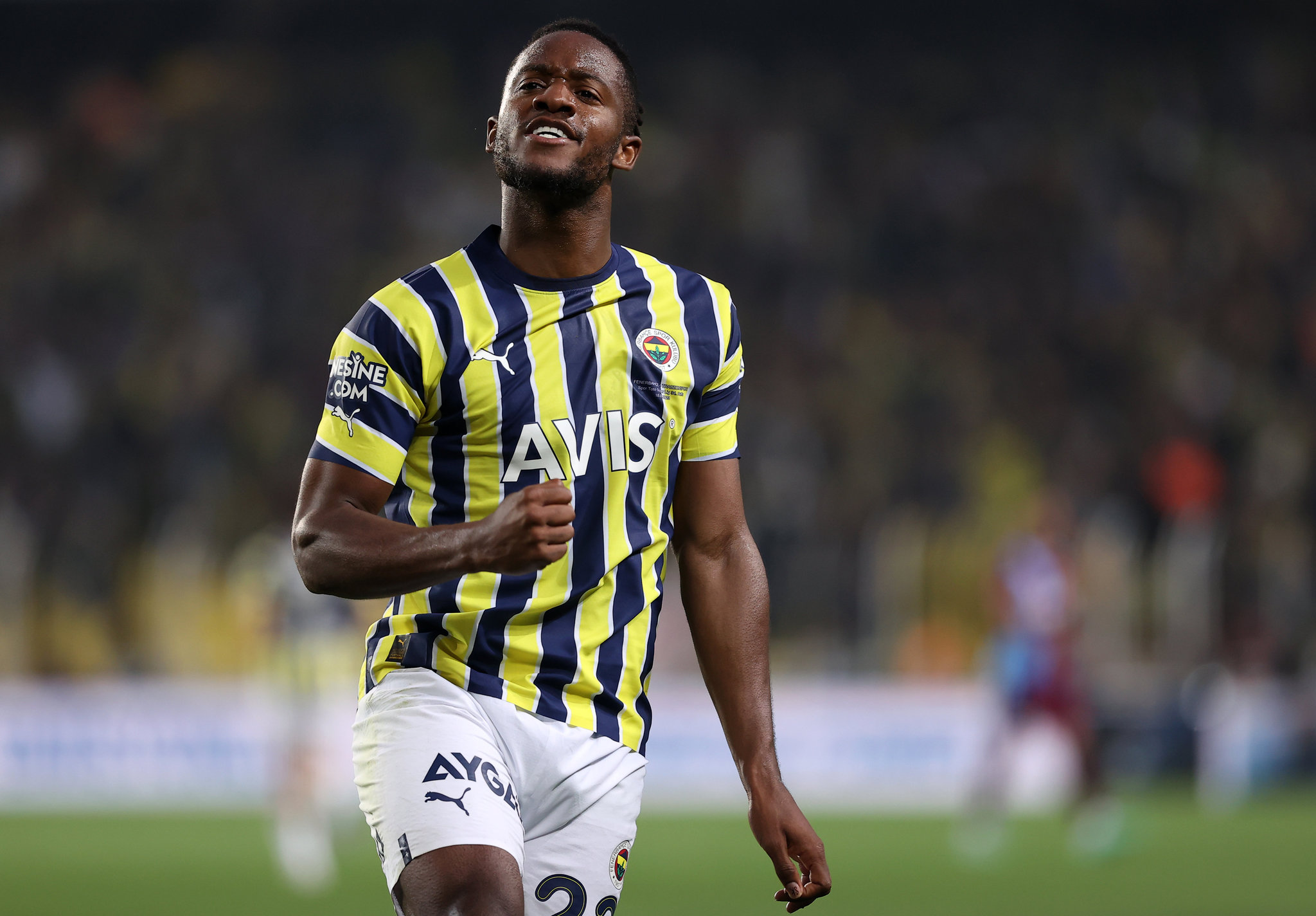 TRANSFER HABERİ: Fenerbahçe’de ayrılık gerçekleşiyor! 7 milyon Euro kazandıracak