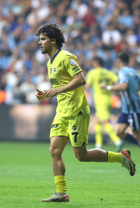 FENERBAHÇE TRANSFER HABERİ: Ferdi Kadıoğlu için dev teklif! İtalyanlar gözünü kararttı