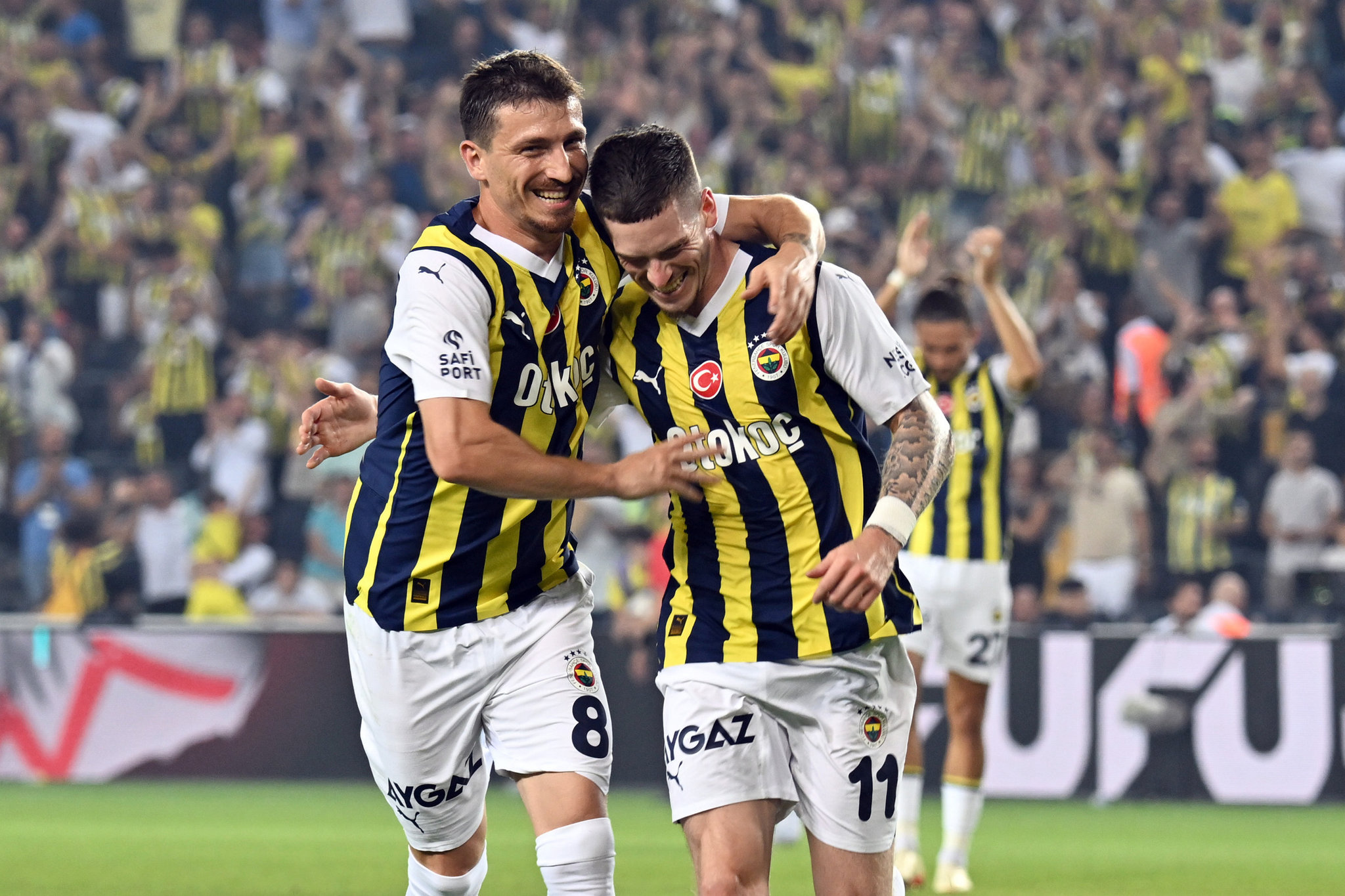 TRANSFER HABERİ - Fenerbahçe’nin yıldızına resmen talip oldular! İşte yapılan teklif