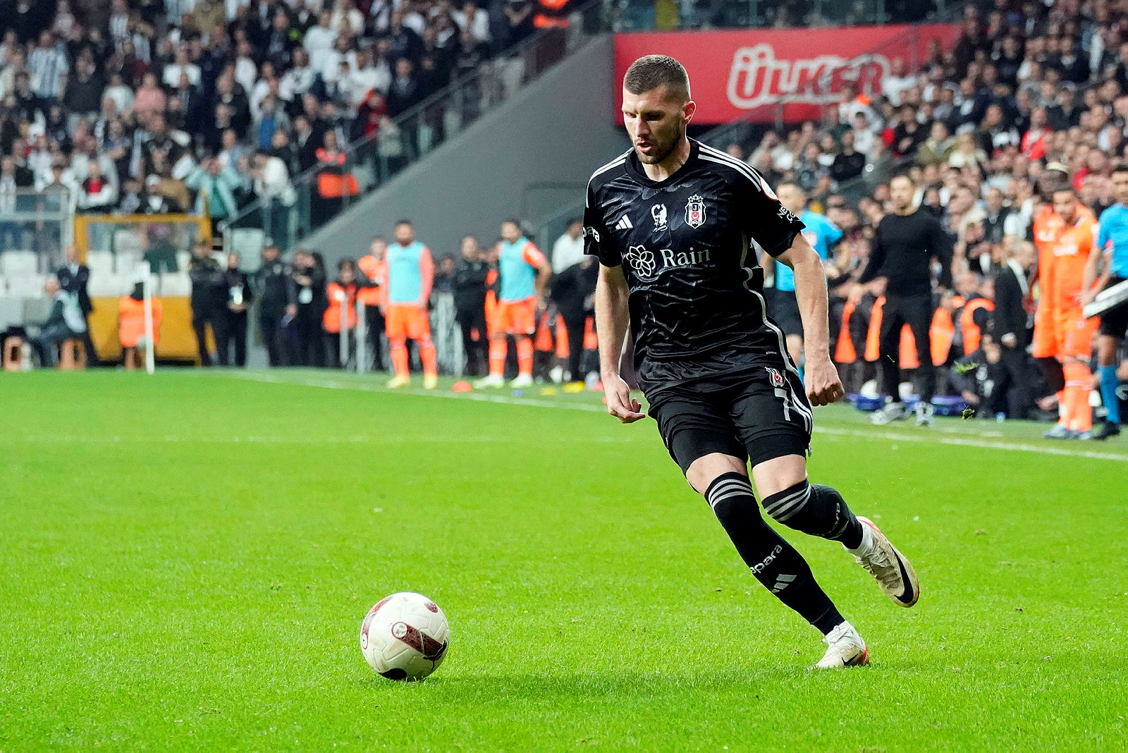 Rıza Çalımbay’dan radikal karar! İşte Beşiktaş’ın Club Brugge maçı muhtemel 11’i