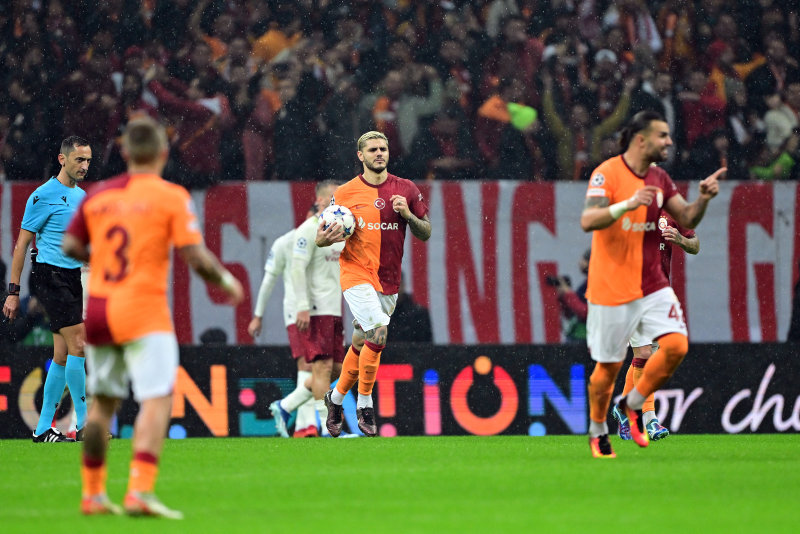 Bülent Timurlenk’ten Galatasaraylı yıldıza övgü dolu sözler!