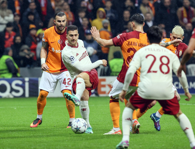 Spor yazarları Galatasaray - Manchester United maçını yorumladı!