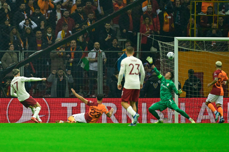 Spor yazarları Galatasaray - Manchester United maçını yorumladı!