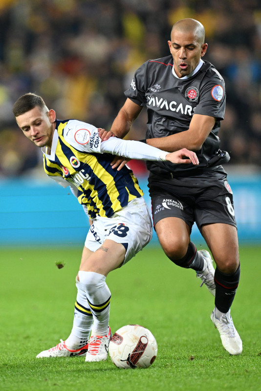 TRANSFER HABERLERİ: Fenerbahçe’den İngiliz devine Sebastian Szymanski yanıtı!