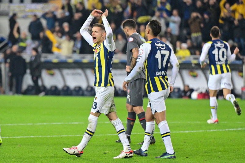 TRANSFER HABERLERİ: Fenerbahçe’den İngiliz devine Sebastian Szymanski yanıtı!