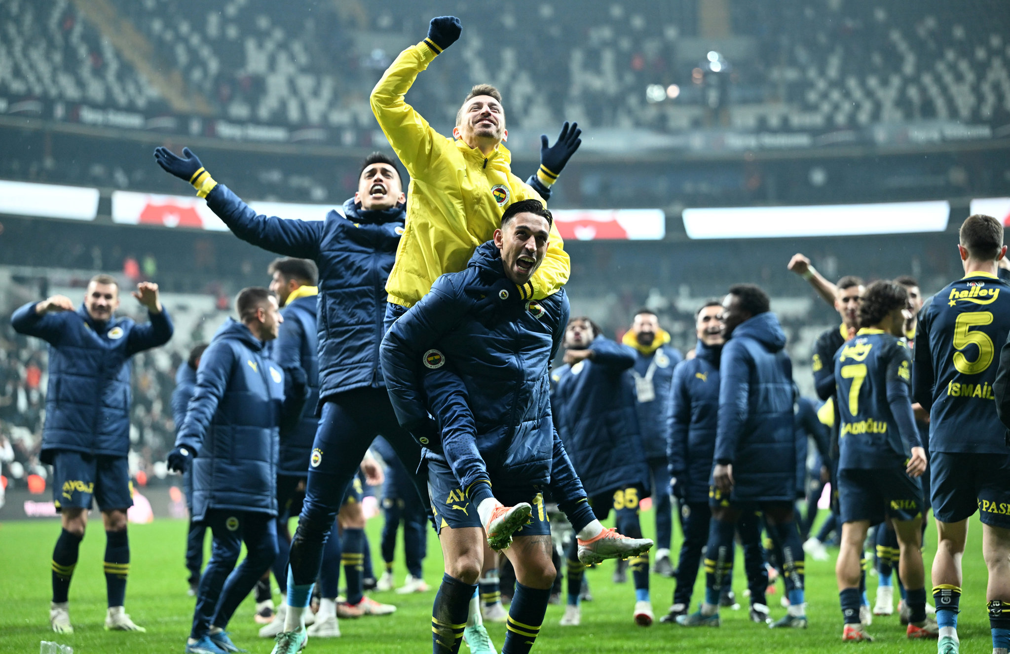 Fenerbahçe’ye transfer müjdesi! Sezon sonunda...