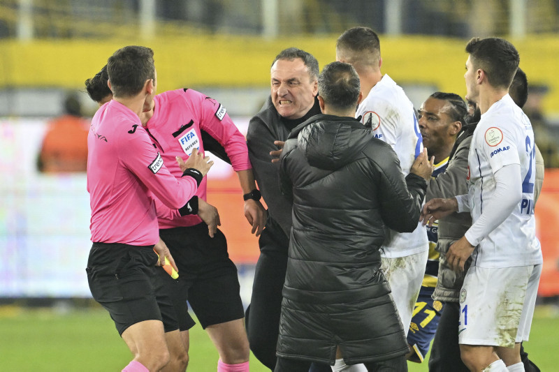 MKE Ankaragücü’nde Emre Belözoğlu’dan Halil Umut Meler sözleri!