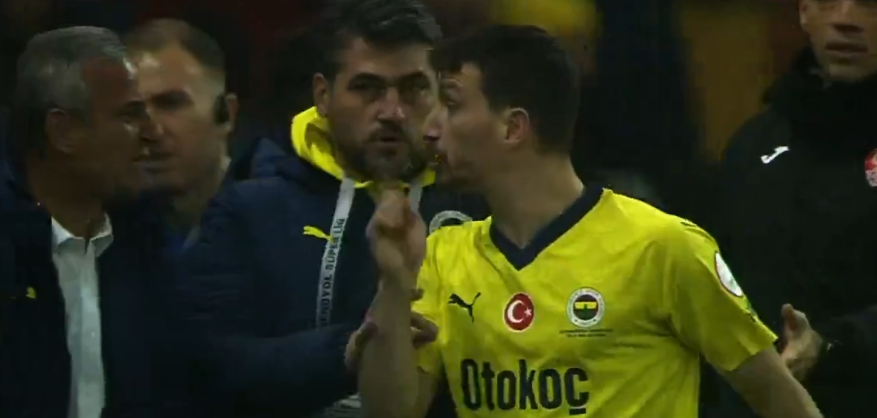 İsmail Kartal’dan Mert Hakan Yandaş’a kırmızı kart tepkisi! İşte o anlar...