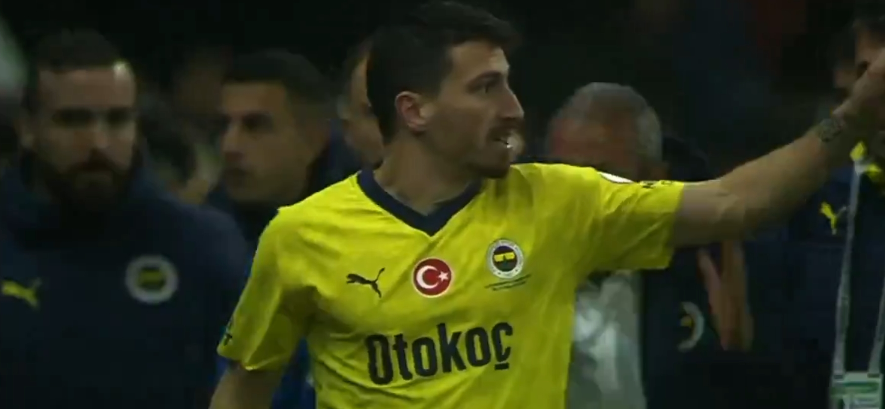 İsmail Kartal’dan Mert Hakan Yandaş’a kırmızı kart tepkisi! İşte o anlar...