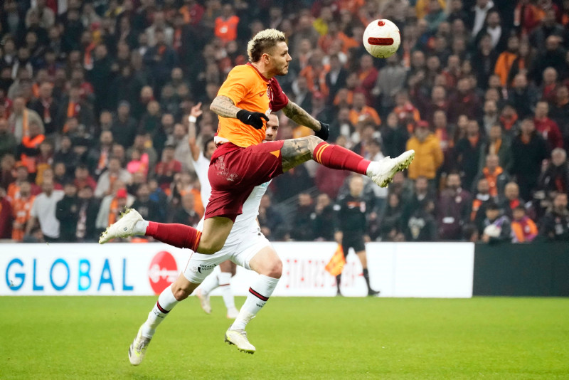Galatasaray Fatih Karagümrük maçı sonrası 2 yıldıza büyük övgü! Ayakta tuttular