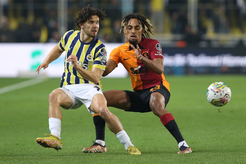 Fenerbahçe - Galatasaray derbisini kim yönetecek! İşte öne çıkan 2 isim
