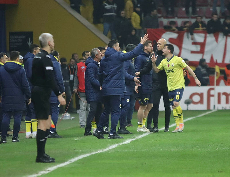 Kadıköy’de dev düello! İşte Fenerbahçe-Galatasaray derbisi muhtemel 11’leri