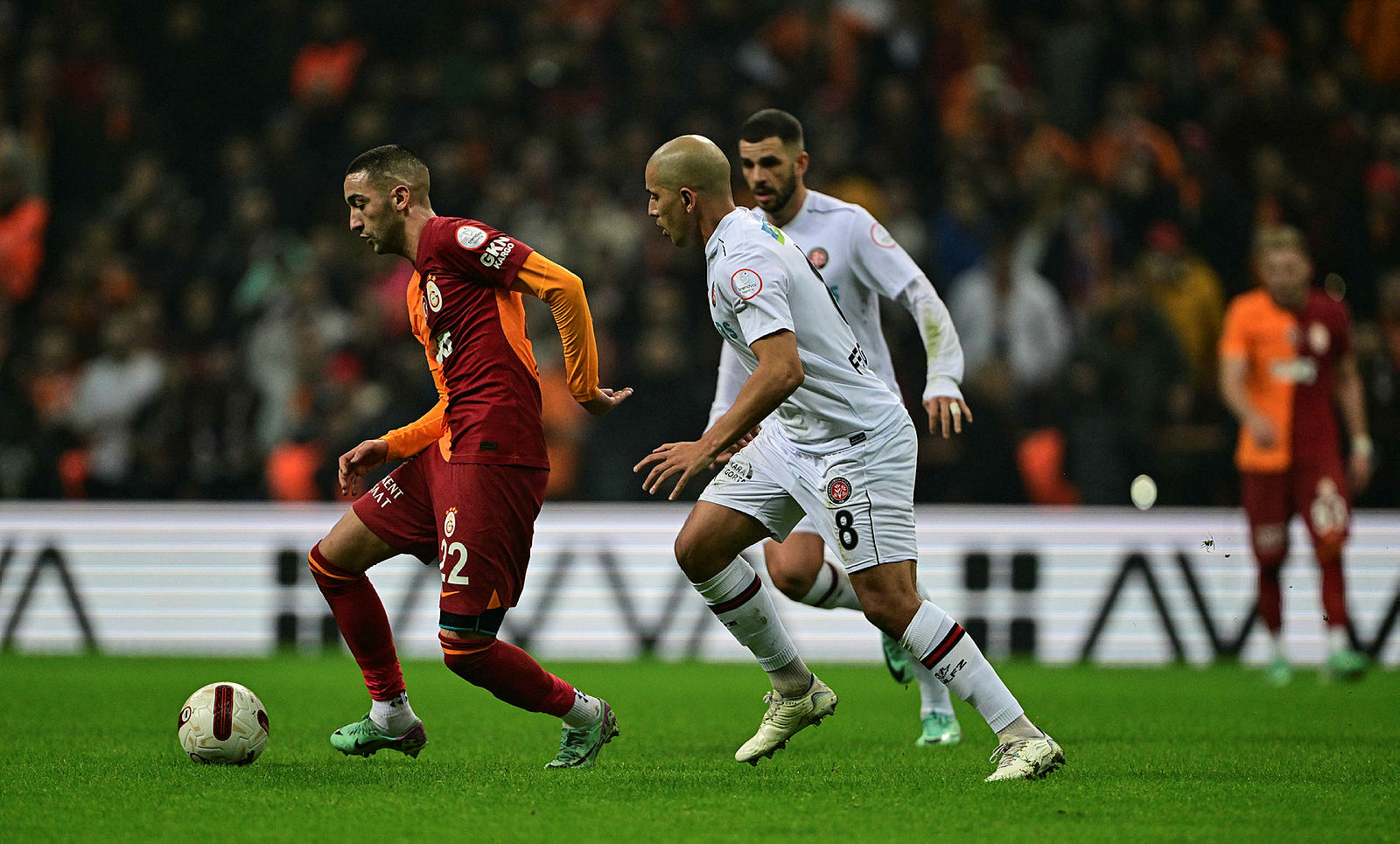 Galatasaray Fenerbahçe derbisine hazır! Davinson Sanchez ve Hakim Ziyech...