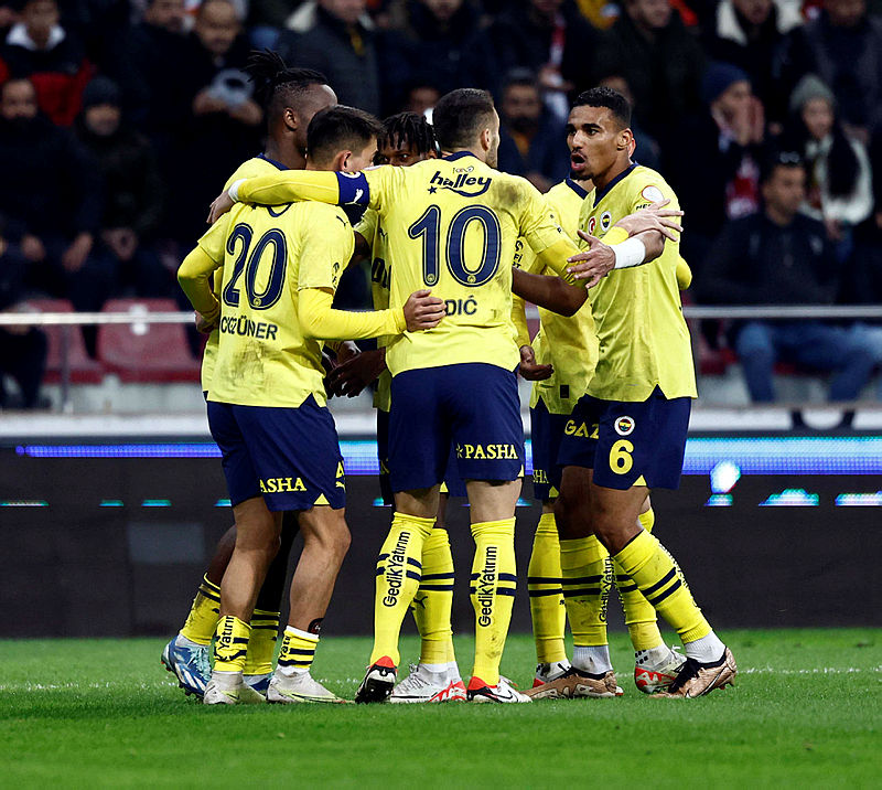 Kadıköy’de nefes kesecek derbi! İşte Fenerbahçe - Galatasaray maçının 11’leri