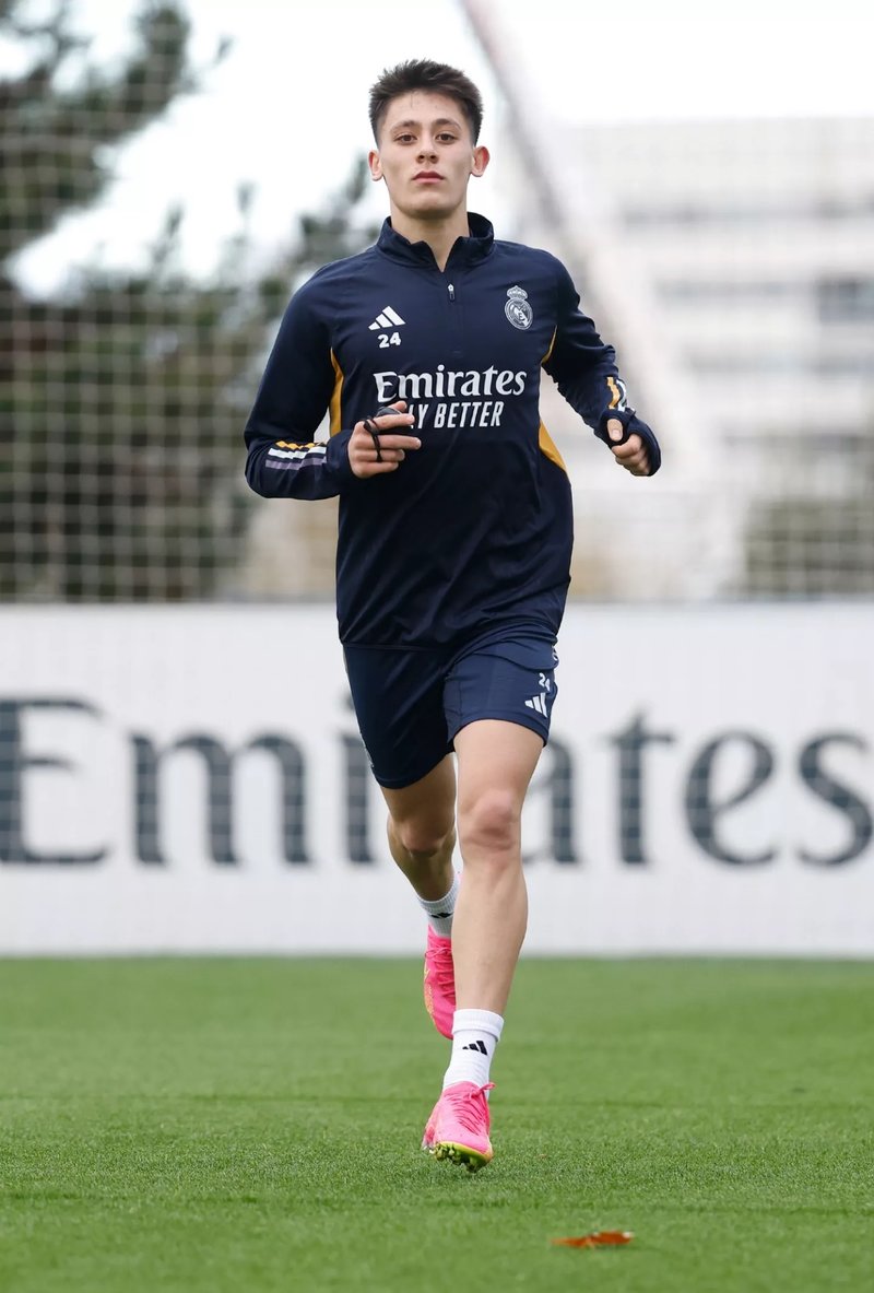 TRANSFER HABERİ | Arda Güler Real Madrid’den ayrılıyor! Yeni takımını ise İspanyollar duyurdu