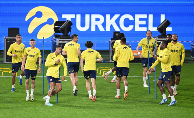 TRANSFER HABERİ: Fenerbahçe’de flaş ayrılık! Yönetimle görüştü
