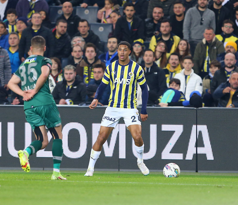 TRANSFER HABERİ: Fenerbahçe’de büyük sürpriz! Oosterwolde ile yollar ayrılıyor mu?