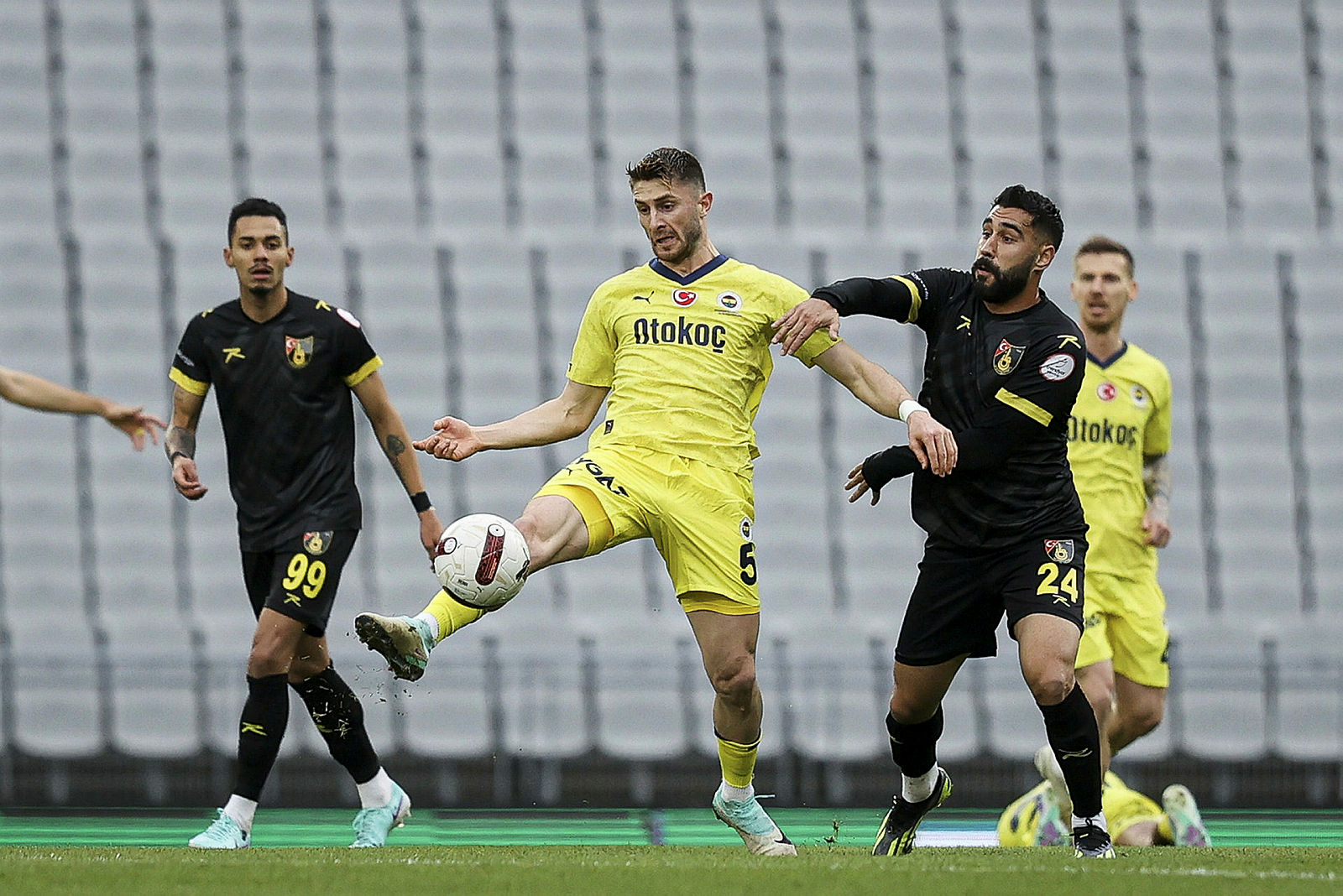 İsmail Kartal’dan sürpriz karar! İşte Fenerbahçe’nin Konyaspor maçı 11’i