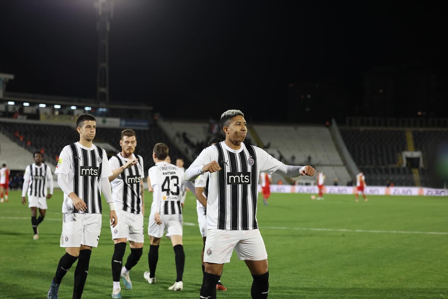 TRANSFER HABERİ - Fenerbahçe Saldanha için teklif yapmıştı! Partizan’dan yanıt geldi