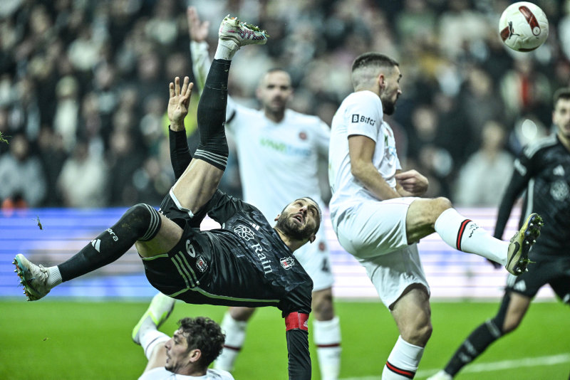 Spor yazarları Beşiktaş - Fatih Karagümrük maçını değerlendirdi! Beşiktaş çok iyi bir oyuncu kazandı