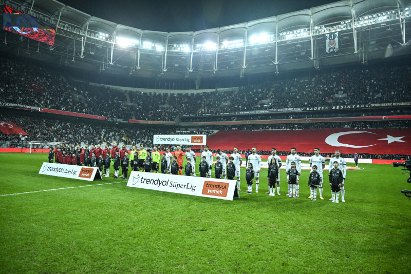Spor yazarları Beşiktaş - Fatih Karagümrük maçını değerlendirdi! Beşiktaş çok iyi bir oyuncu kazandı
