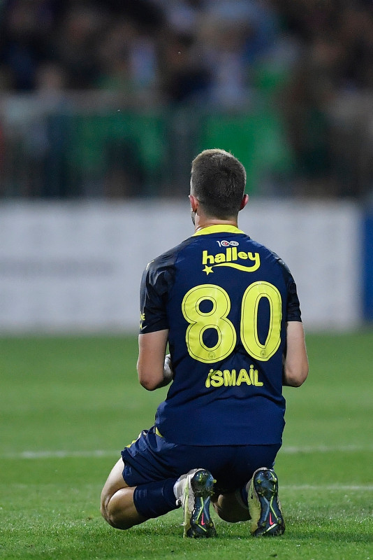 TRANSFER HABERİ - Fenerbahçe’nin yıldızı takımdan ayrılıyor! Resmi teklif yapıldı