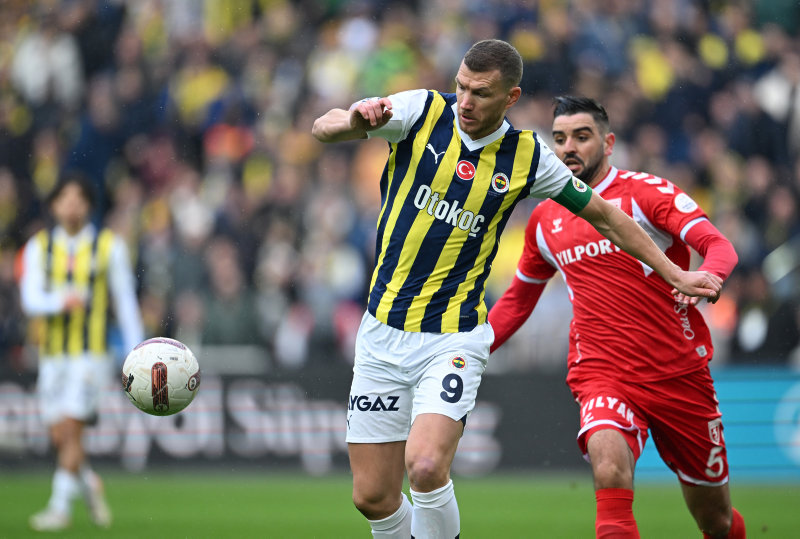 Fenerbahçe ve Galatasaray’ın puanları eşitlendi! Erman Toroğlu’dan şampiyonluk yorumu