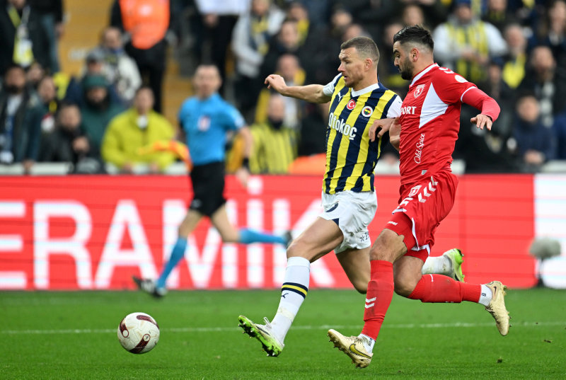 Fenerbahçe ve Galatasaray’ın puanları eşitlendi! Erman Toroğlu’dan şampiyonluk yorumu